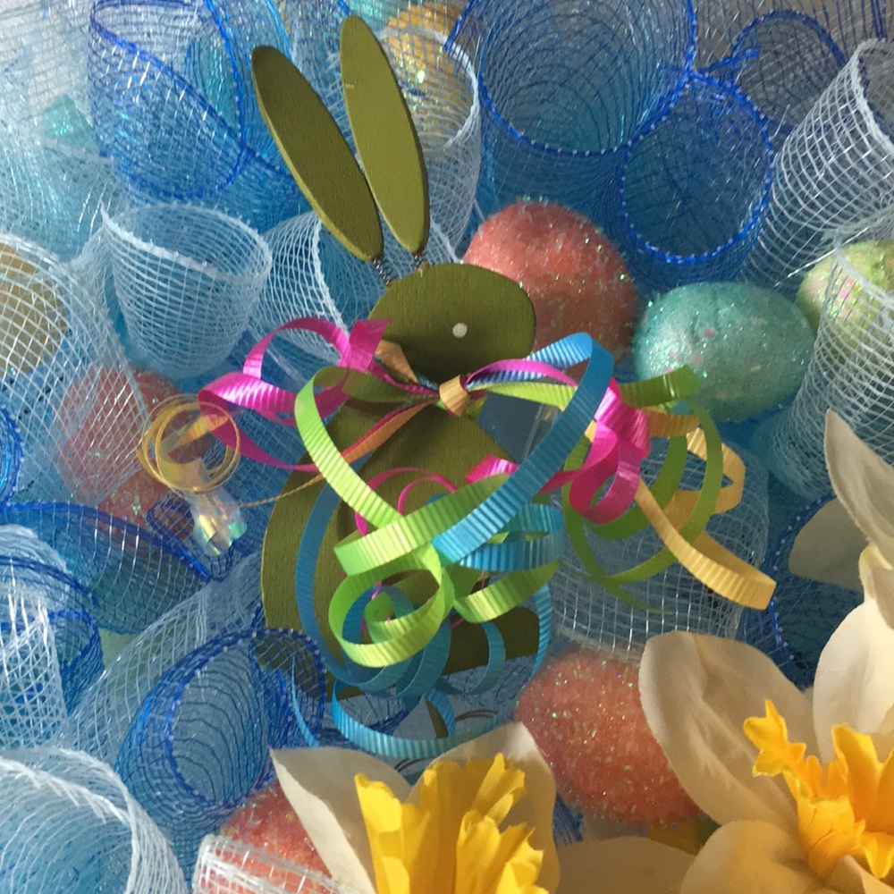 Spring Daffodil Bunny Butterfly Fun Mesh Wreath - Picture 4 of 8
